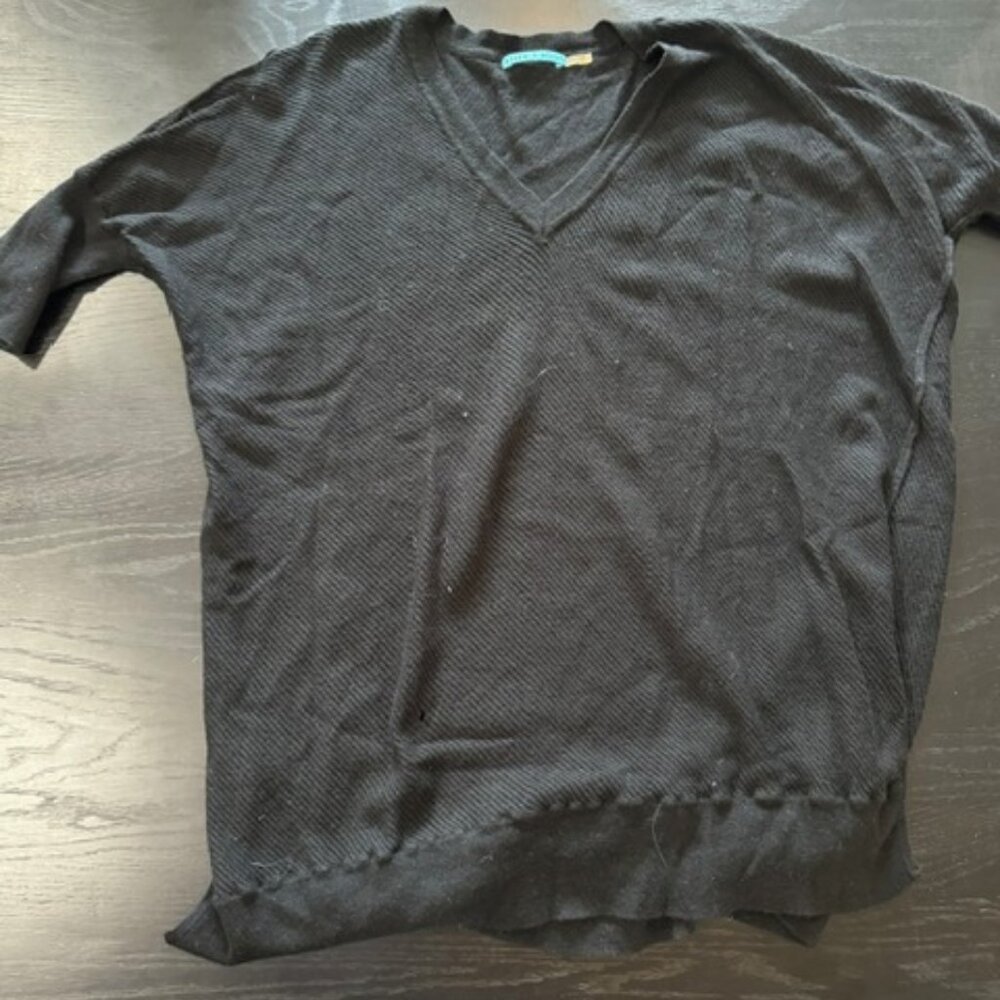 ALICE + OLIVIA V Neck Sweater L